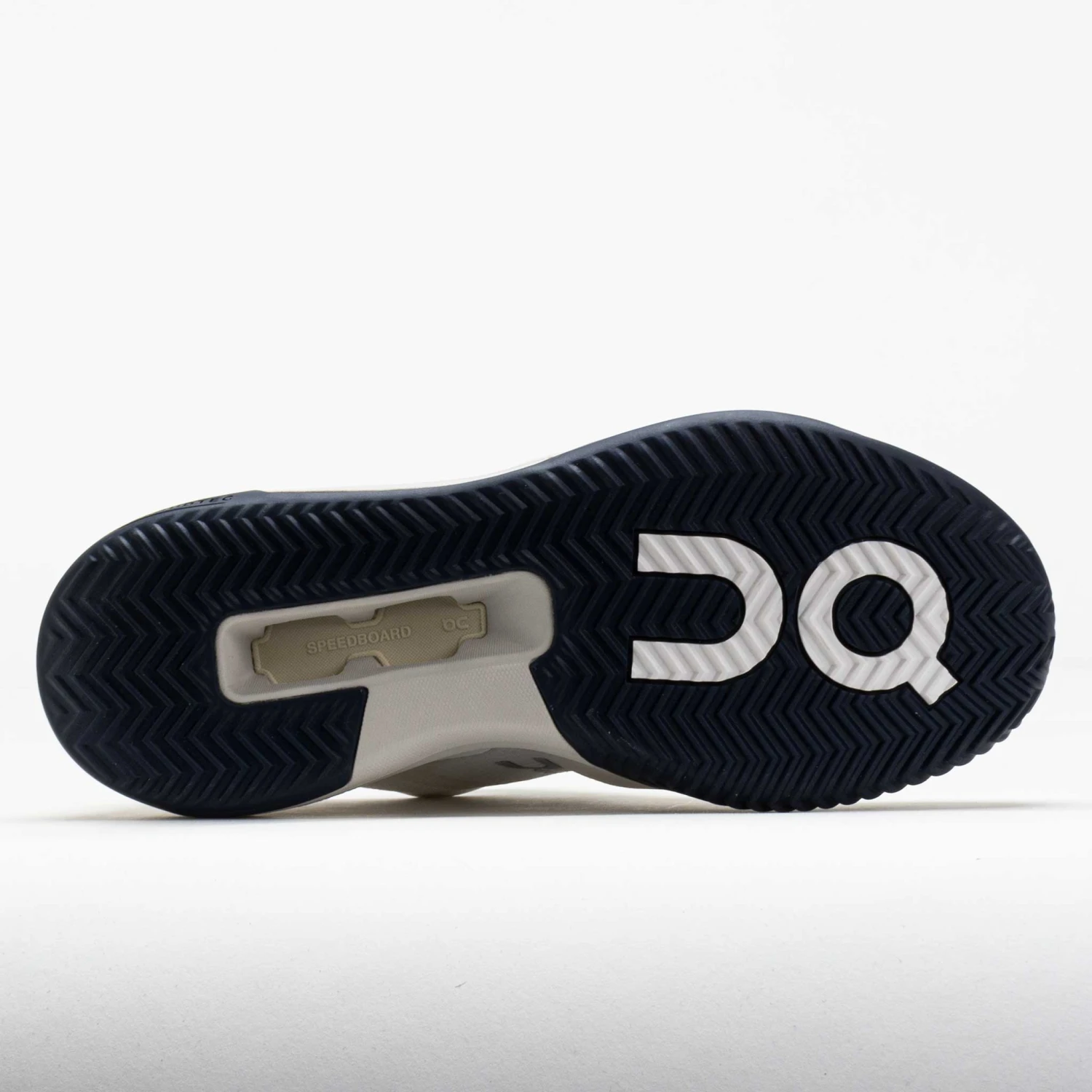 On Running On The Roger Advantage Pro Clay Women's White/Cream 4 On Running On The Roger Advantage Pro Clay Women's White/Cream - Image 4