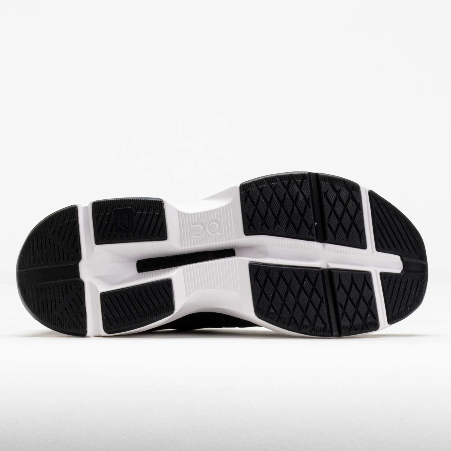 On Running On Cloudpulse Women's Black/White 4 On Running On Cloudpulse Women's Black/White - Image 4